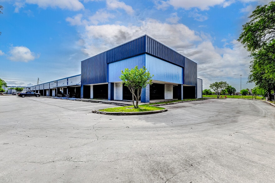 8515 Fannin St, Houston, TX for lease - Building Photo - Image 1 of 9