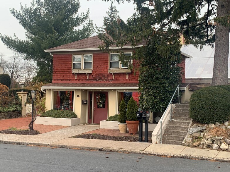 647 S 29th St, Harrisburg, PA for sale - Primary Photo - Image 1 of 1