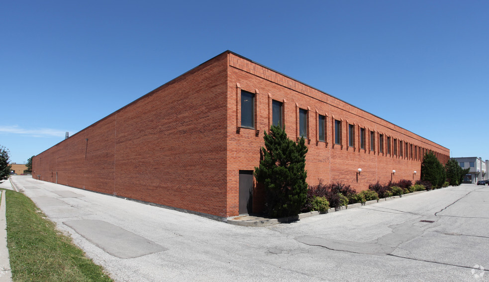 1800 Steeles Ave W, Vaughan, ON for lease - Building Photo - Image 2 of 3