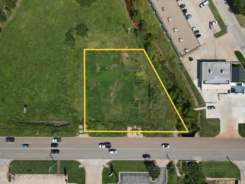 815 W Memorial Rd, Oklahoma City, OK for sale - Building Photo - Image 2 of 3