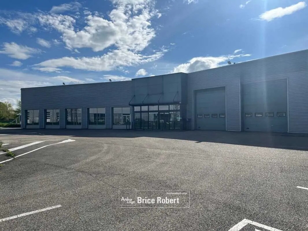 Office in Bourg-en-Bresse for lease Building Photo- Image 1 of 7