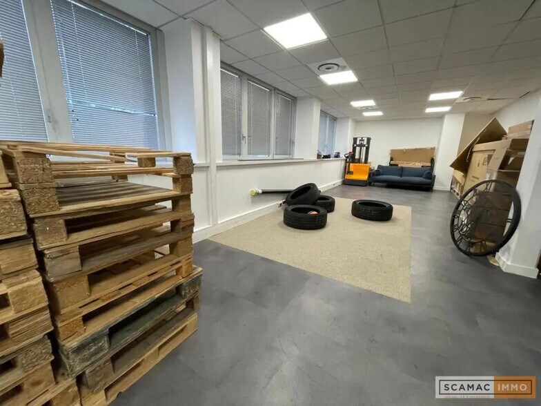 Industrial in Vélizy-Villacoublay for lease - Interior Photo - Image 2 of 9