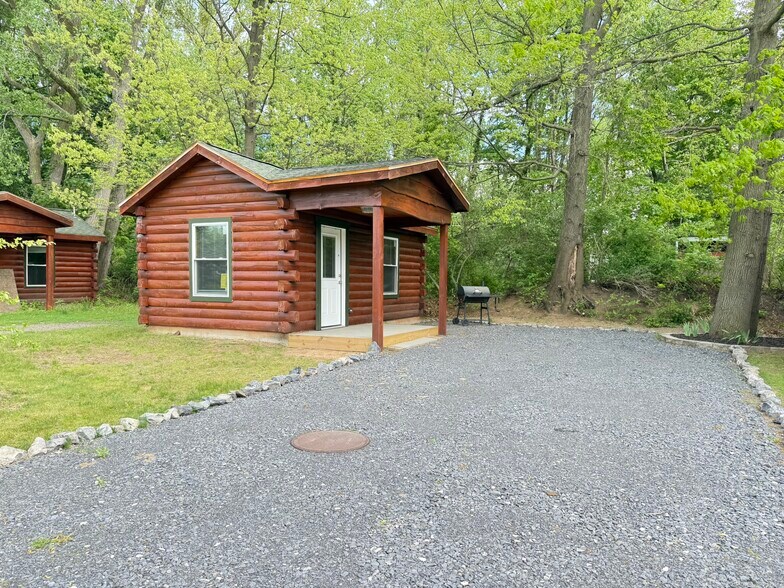 984 Waterloo Geneva Rd, Waterloo Town, NY for sale - Building Photo - Image 2 of 32