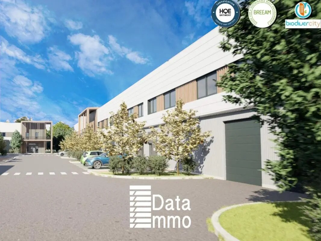 Industrial in Croissy-Beaubourg for sale Building Photo- Image 1 of 5