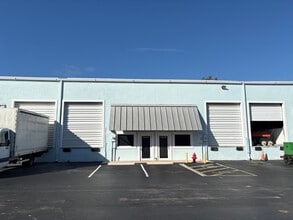 1200-1340 Stirling Rd, Dania Beach, FL for lease Building Photo- Image 1 of 8