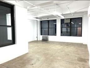 252 W 38th St, New York, NY for lease Interior Photo- Image 1 of 2