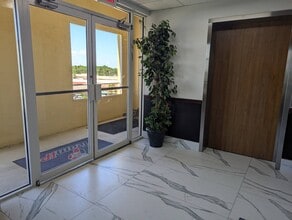 701 NW Federal Hwy, Stuart, FL for lease Interior Photo- Image 2 of 29