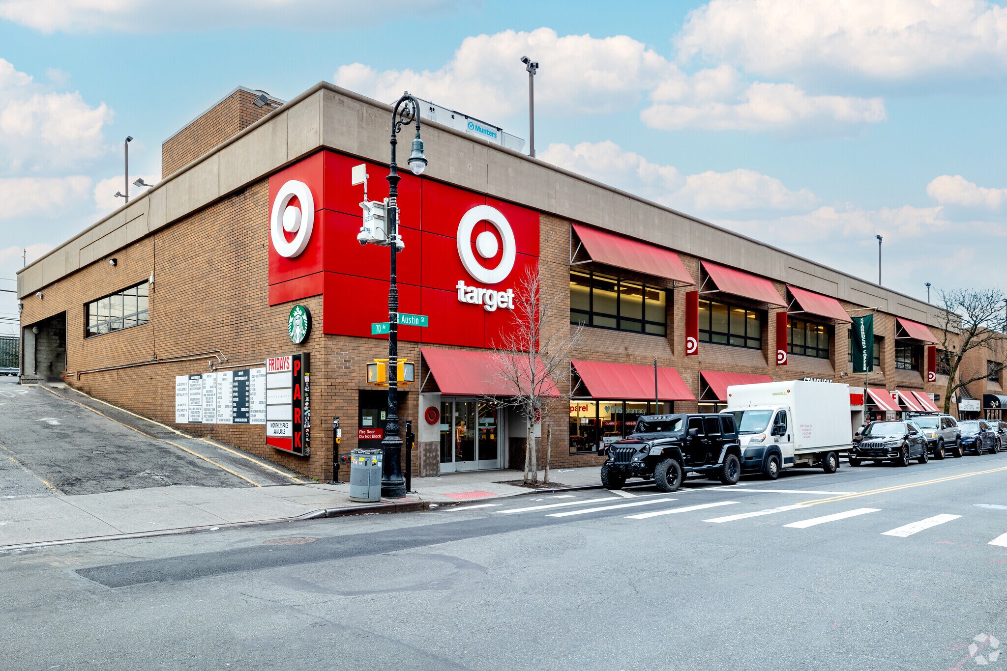 6940-7000 Austin St, Forest Hills, NY for sale Primary Photo- Image 1 of 1