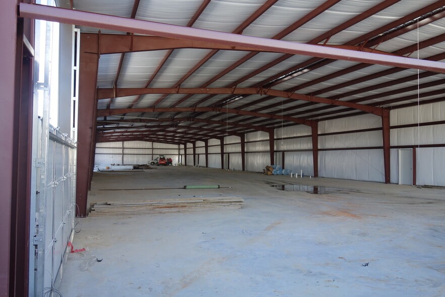 69037 Sky Brook Rd, Mandeville, LA for lease - Interior Photo - Image 2 of 5