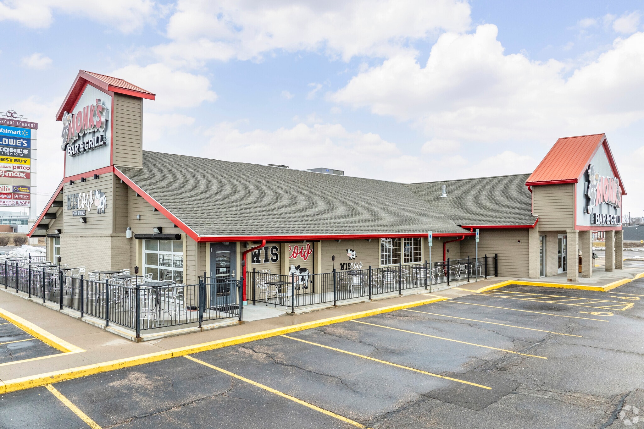 1400 Commerce Pl, Plover, WI for lease Building Photo- Image 1 of 12