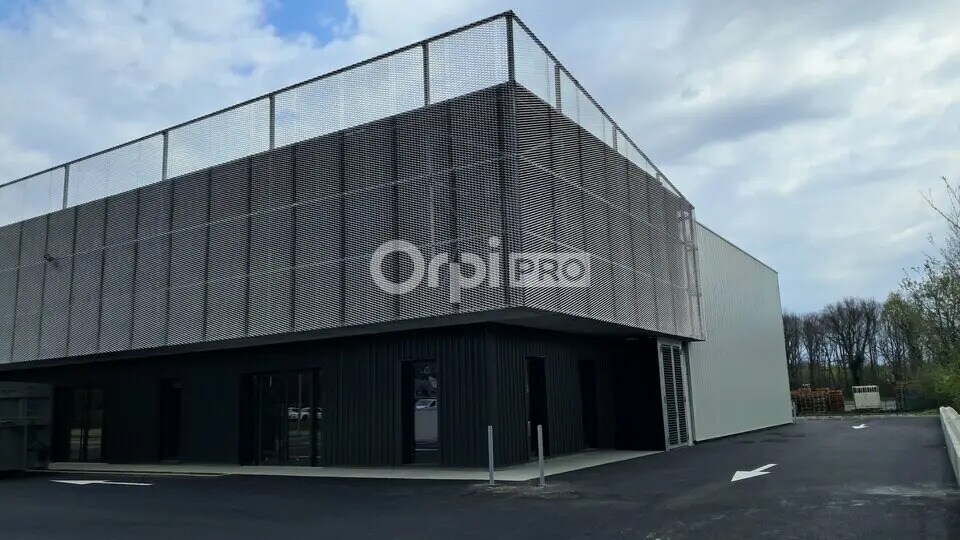 Flex in Pau for lease - Building Photo - Image 2 of 10
