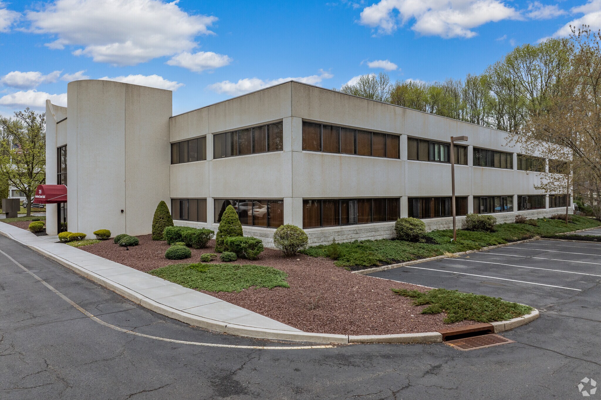 225 Gordons Corner Rd, Manalapan Township, NJ for lease Primary Photo- Image 1 of 66