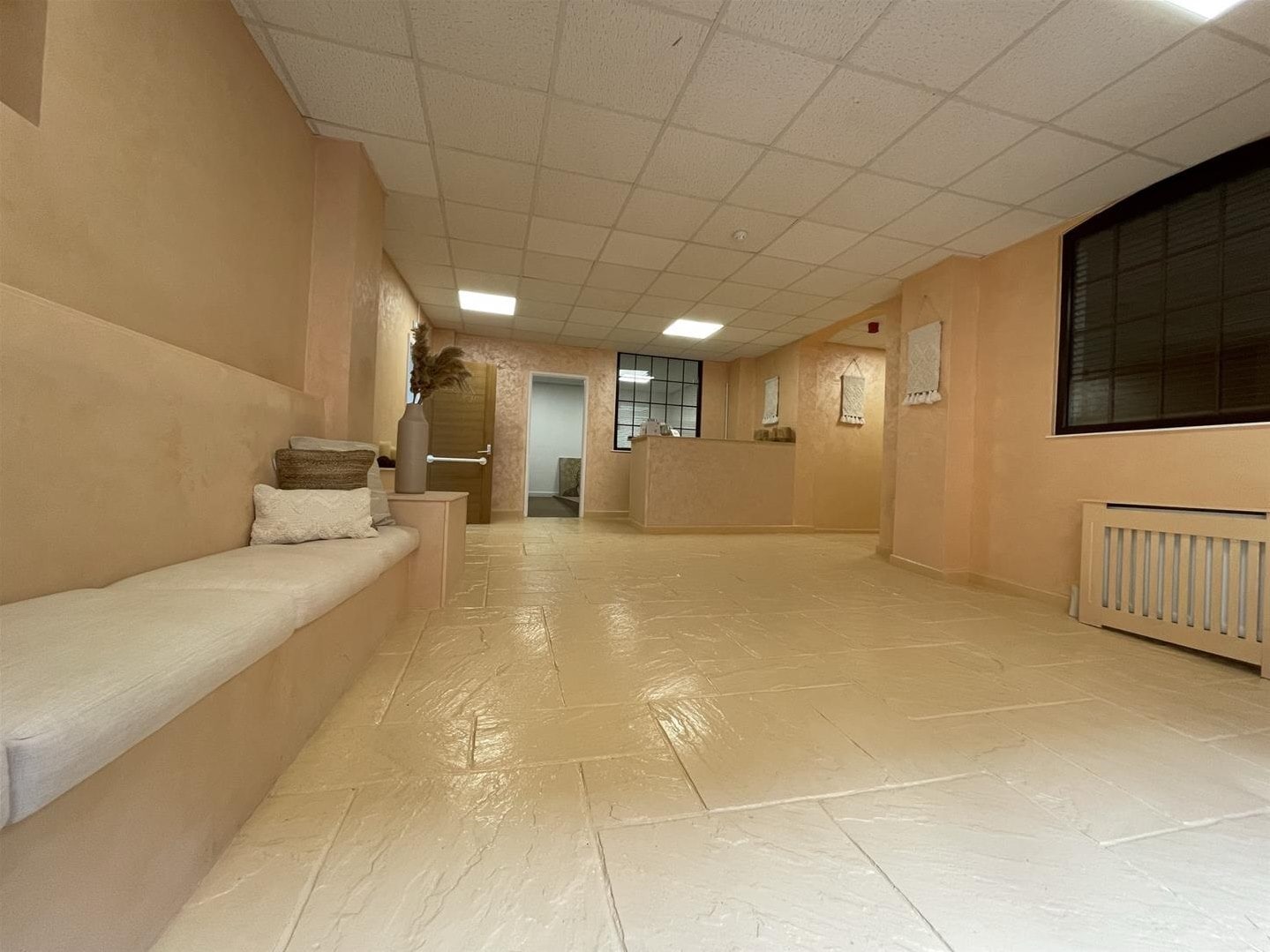 Beetwell St, Chesterfield for lease Interior Photo- Image 1 of 10