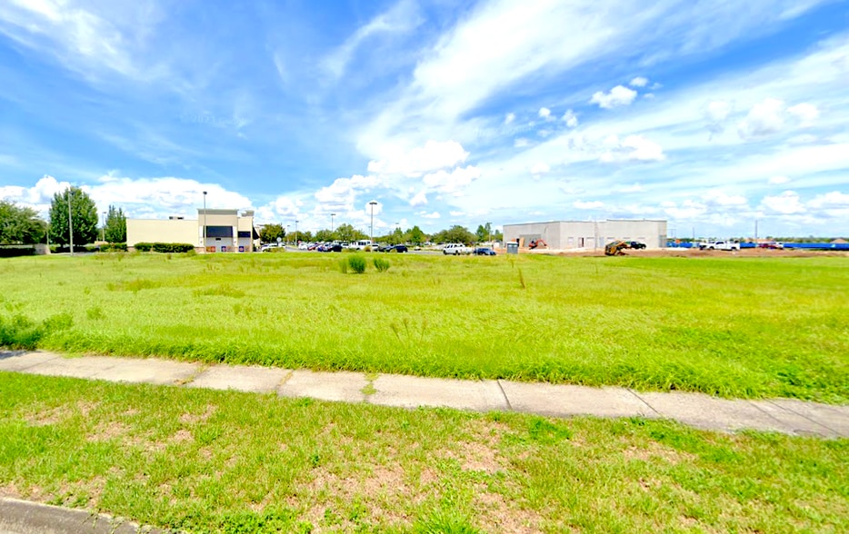 Dyer Blvd, Kissimmee, FL for sale - Building Photo - Image 3 of 4
