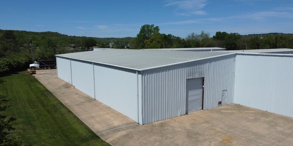 1275 W Sunchase Ct, Fayetteville, AR for lease - Building Photo - Image 1 of 10