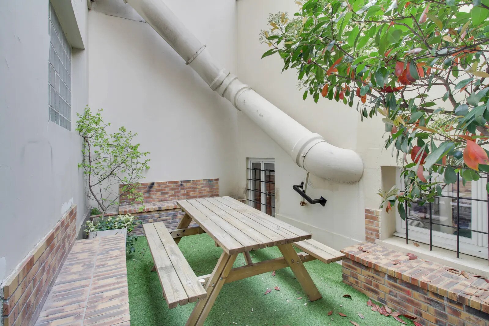 27 Rue De Citeaux, Paris for sale Building Photo- Image 1 of 2
