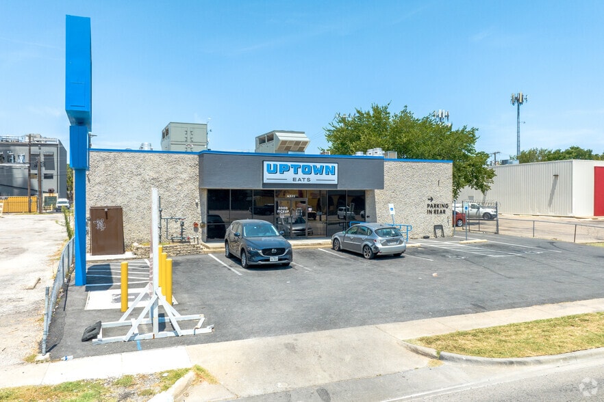 4321 Live Oak St, Dallas, TX for lease - Building Photo - Image 2 of 18