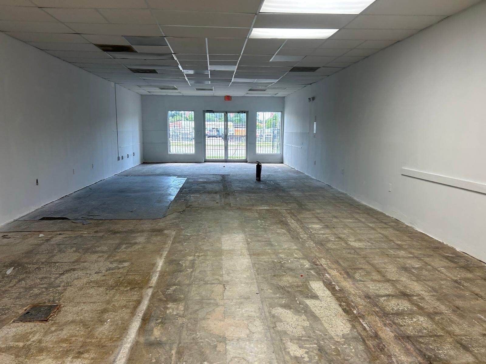 9360 NW 27th Ave, Miami, FL for lease Interior Photo- Image 1 of 8