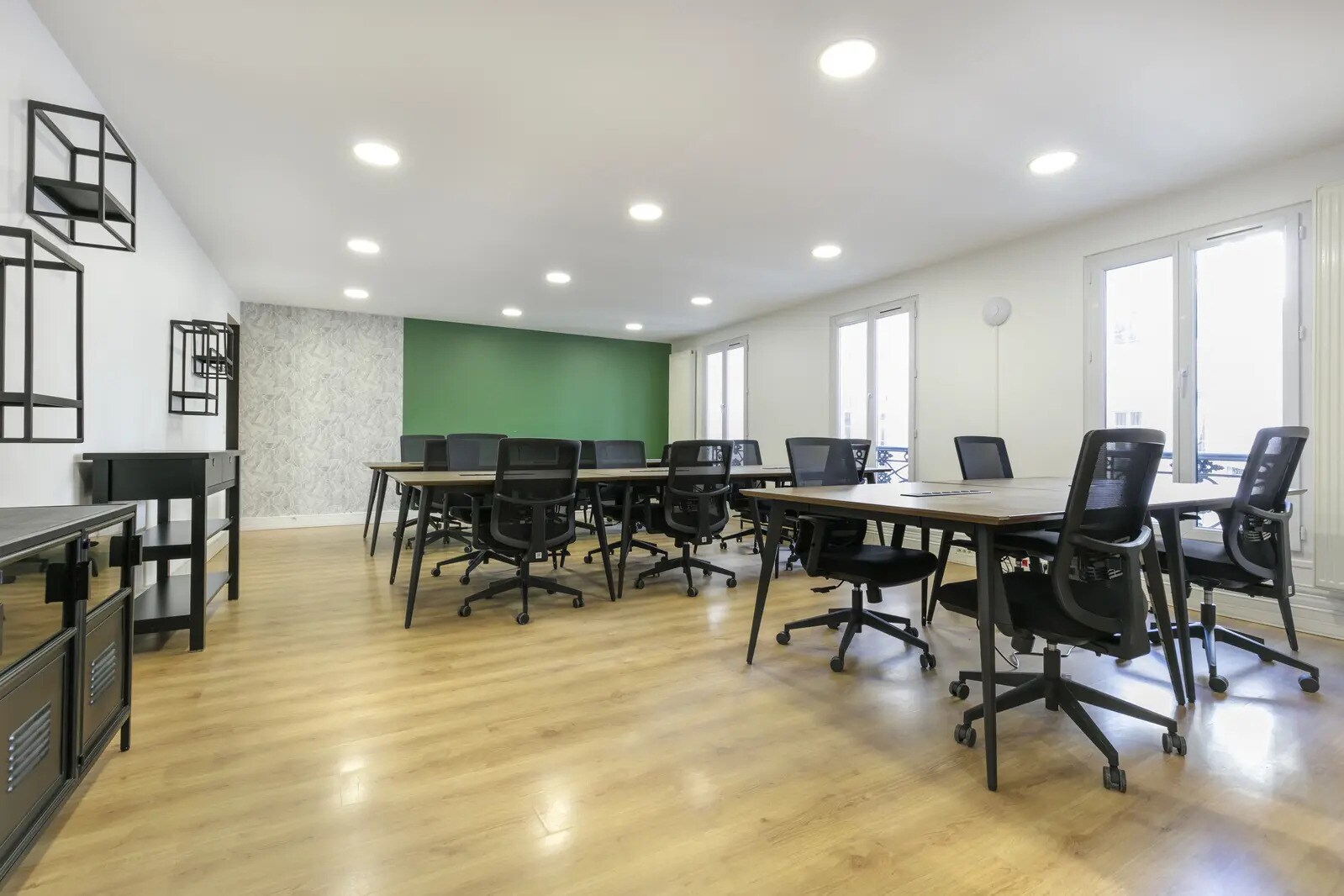 Office in Paris for lease Building Photo- Image 1 of 15