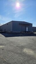 1108 Ellington Dr, Conyers, GA for lease Building Photo- Image 1 of 2