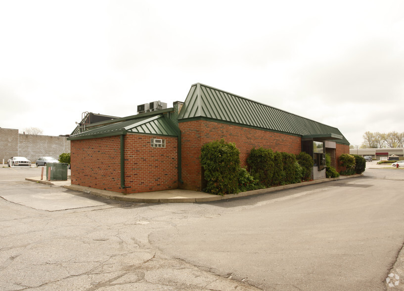 1104 E Grand River Ave, Howell, MI for sale - Building Photo - Image 1 of 1