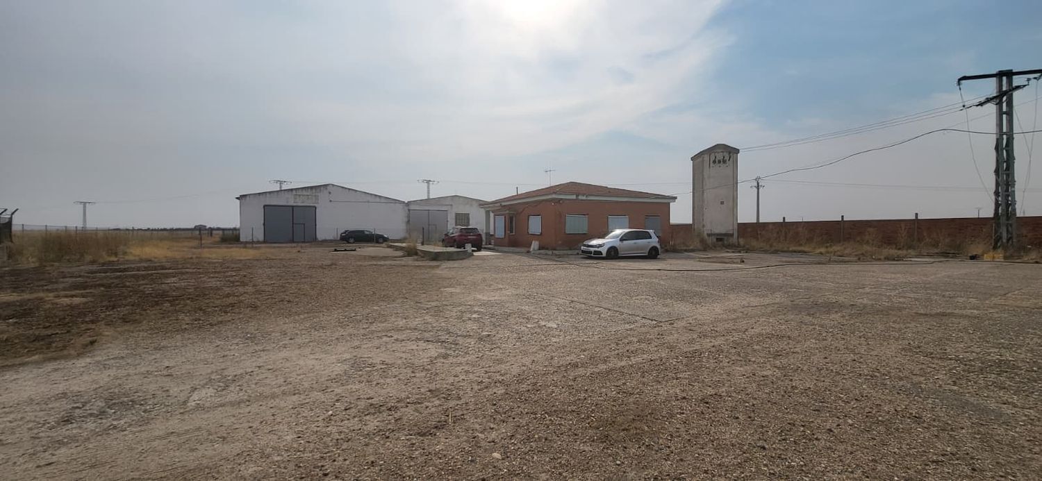 Industrial in Valdestillas for sale Building Photo- Image 1 of 15
