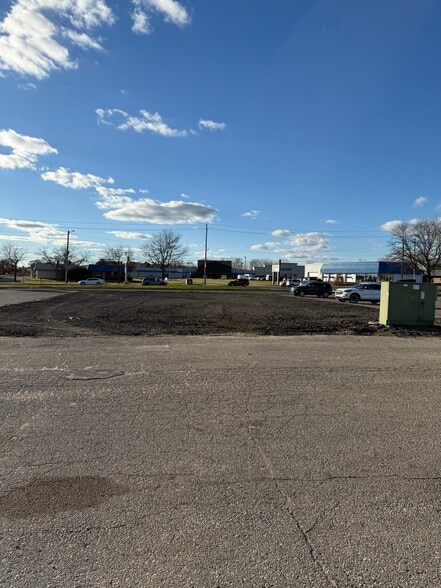 3393 S Linden Rd, Flint, MI for lease - Building Photo - Image 2 of 4