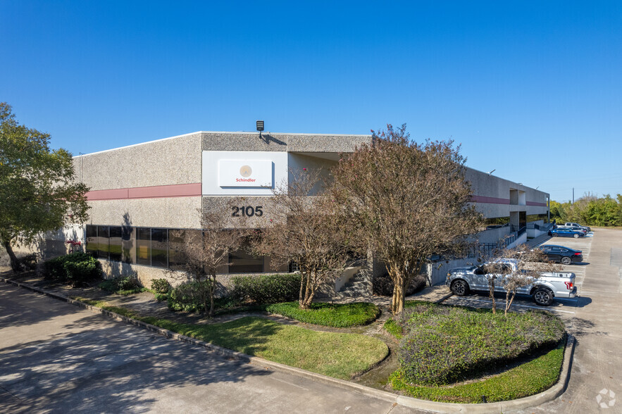 2055 Silber Rd, Houston, TX for lease - Building Photo - Image 1 of 17