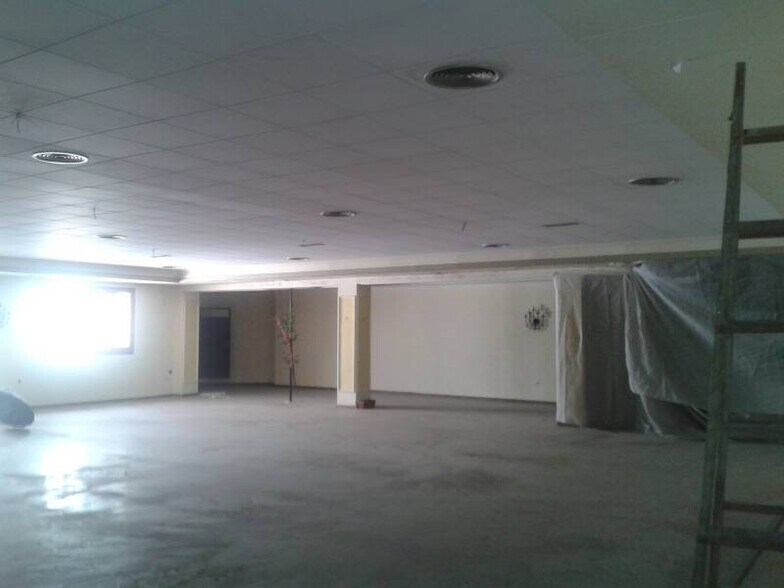 Retail in Ontinyent for lease - Building Photo - Image 3 of 5