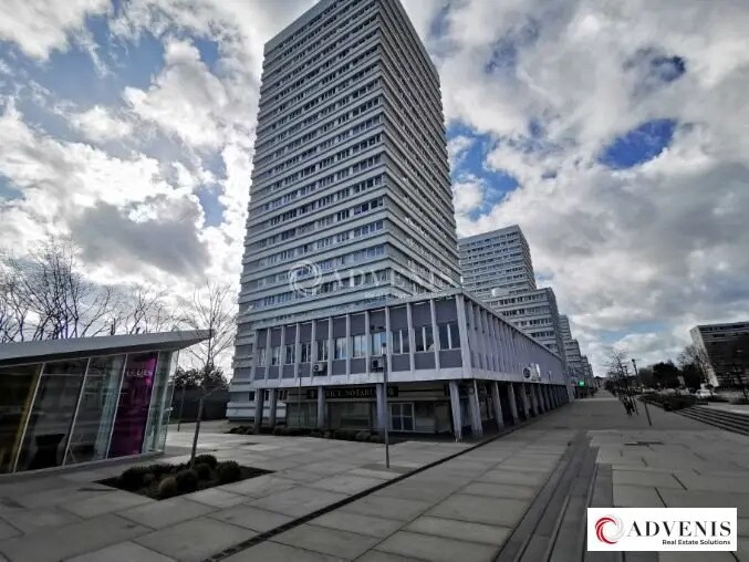 Retail in Mons-en-Baroeul for lease - Building Photo - Image 1 of 6