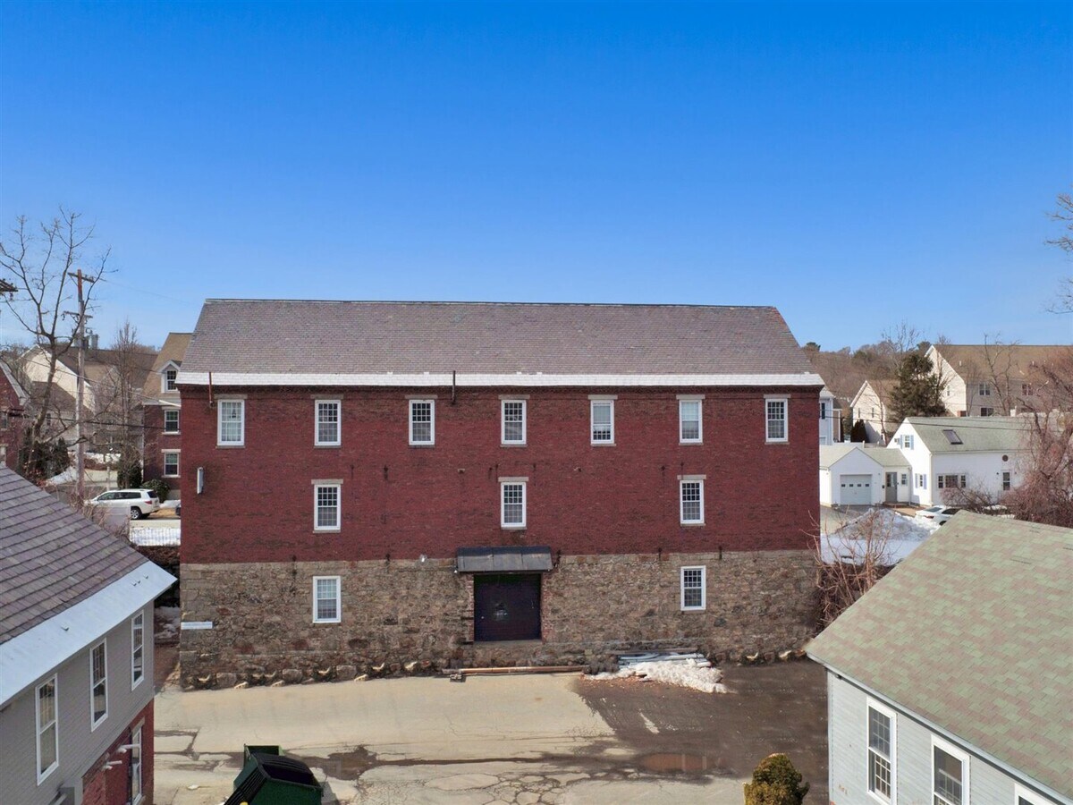 19 Dale St, Andover, MA 01810