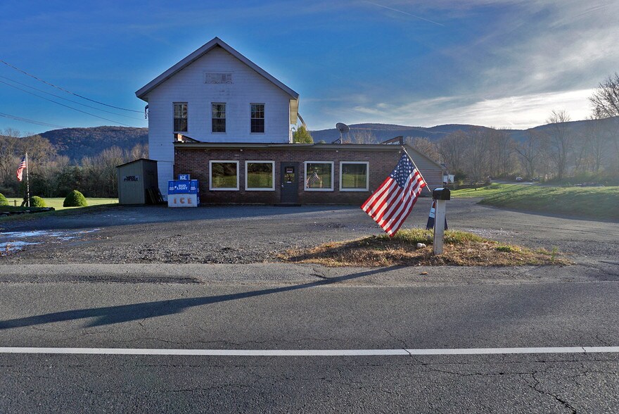 226 E Canaan Rd, East Canaan, CT 06024