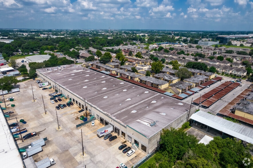 5650 Guhn Rd, Houston, TX for lease - Building Photo - Image 2 of 4