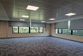 Office in Lieusaint for lease Interior Photo- Image 1 of 2