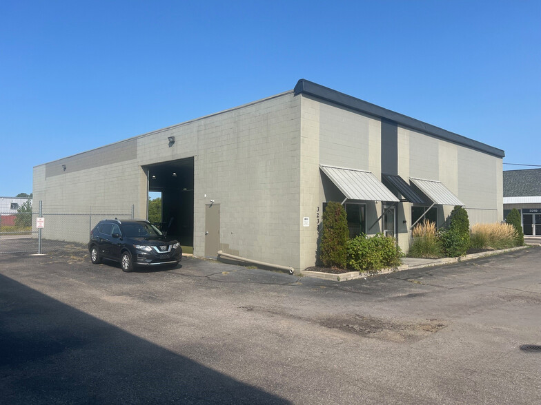 3233 Eastern Ave SE, Grand Rapids, MI for sale - Building Photo - Image 2 of 10