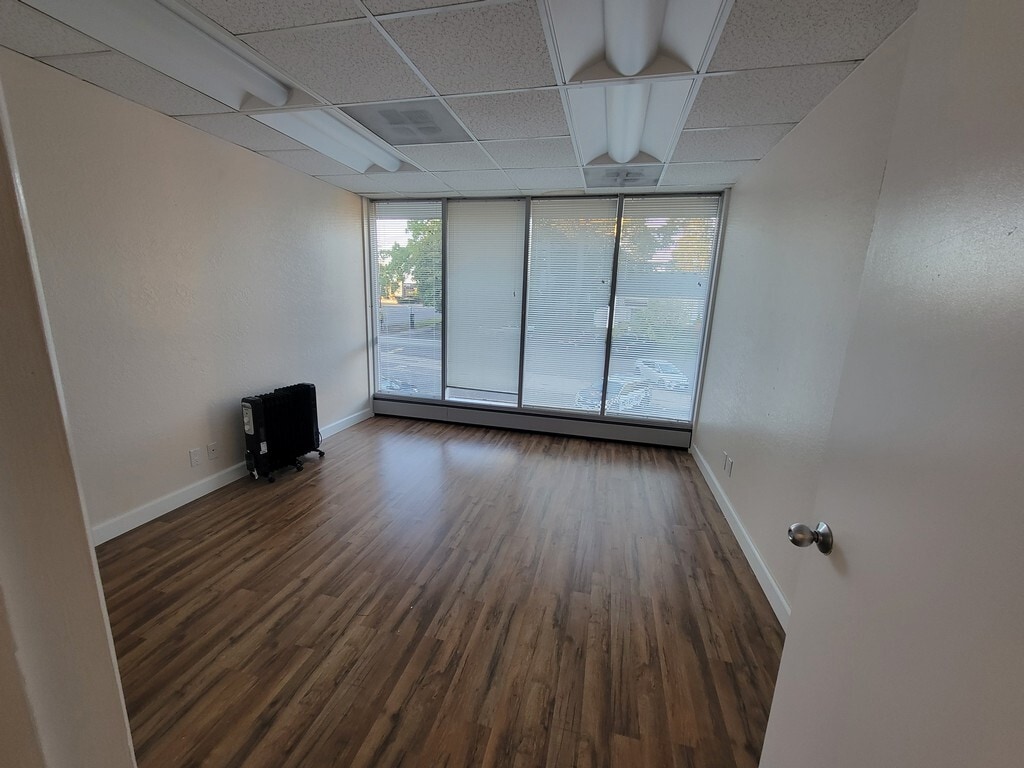 780 SE Commercial St, Salem, OR for lease Interior Photo- Image 1 of 3