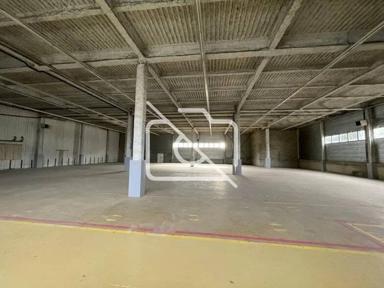 Industrial in Orgeval for lease - Interior Photo - Image 2 of 5