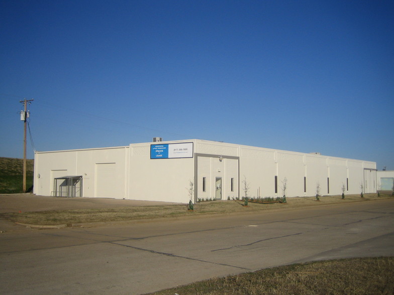 2816 Shamrock Ave, Fort Worth, TX for lease - Building Photo - Image 3 of 22