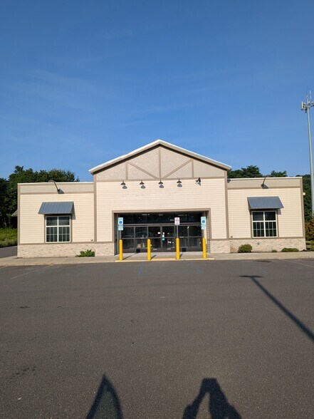 1162 Broadway, Esopus, NY for sale - Primary Photo - Image 1 of 12