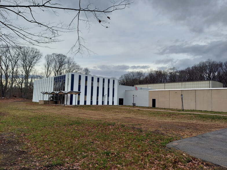 885 Wells Rd, Wethersfield, CT for lease - Building Photo - Image 1 of 4
