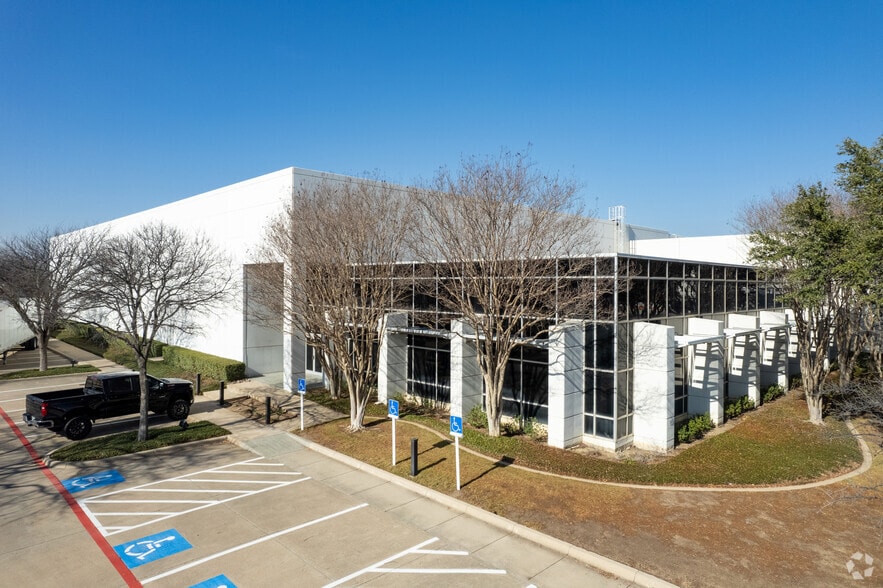 5601 Alliance Gateway Fwy, Fort Worth, TX for lease - Building Photo - Image 1 of 5