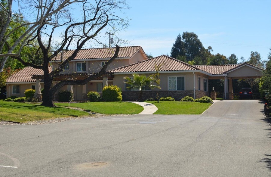 9048 Elm Ave, Orangevale, CA 95662