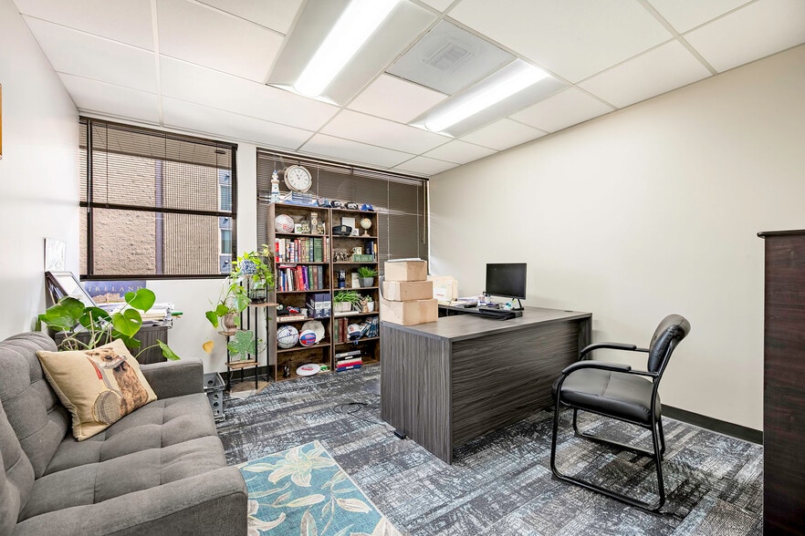 333 W Broadway, Long Beach, CA for lease - Building Photo - Image 2 of 26