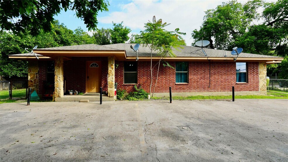 490 S Graham St, Stephenville, TX for sale - Primary Photo - Image 1 of 1