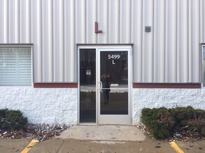 5499 Perry Dr, Waterford, MI for lease Building Photo- Image 2 of 10