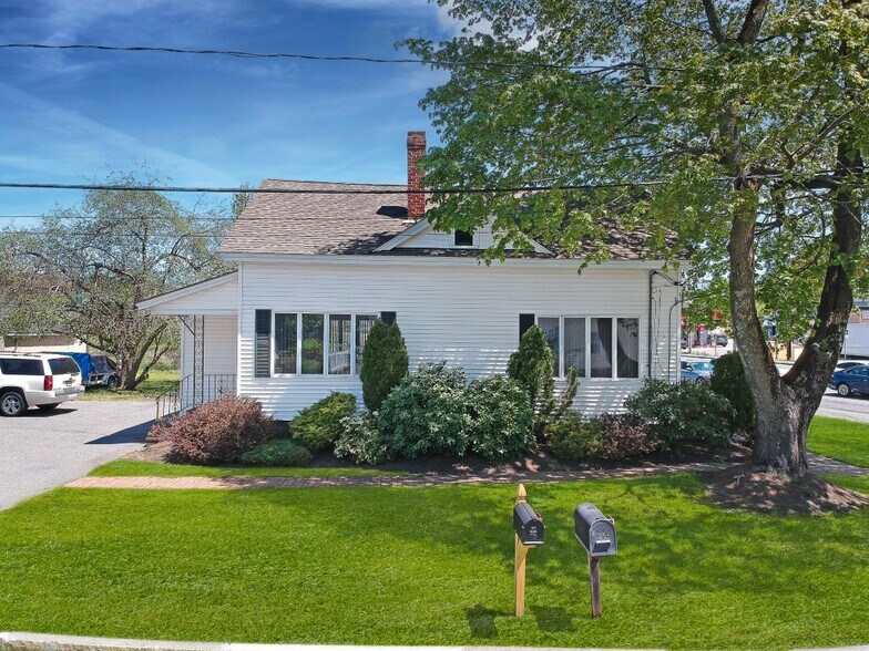 447 Lowell St, Methuen, MA 01844