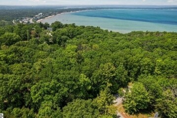 4533 Weathering Heights Rd, Traverse City, MI for sale - Primary Photo - Image 1 of 1