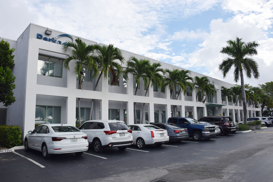 1401 W Cypress Creek Rd, Fort Lauderdale, FL for lease - Building Photo - Image 3 of 6