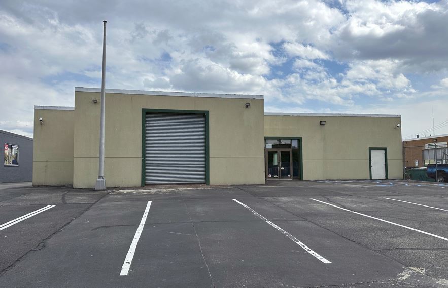 220 Broadhollow Rd, Farmingdale, NY for lease - Building Photo - Image 2 of 14