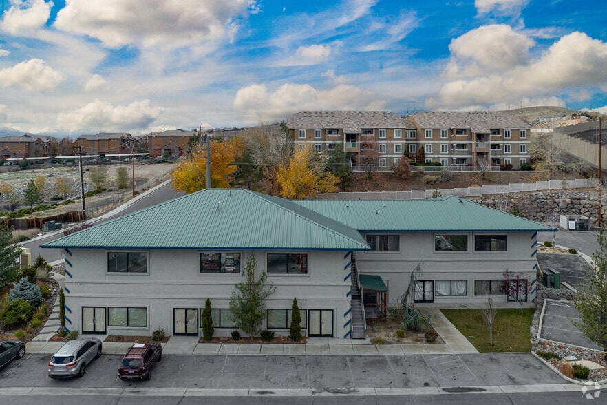 1975 Selmi Dr, Reno, NV for sale - Primary Photo - Image 1 of 24